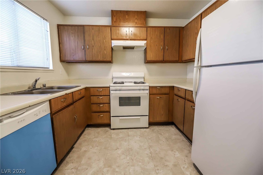 566 Kristin Lane Henderson, NV 89011 - Photo 7 of 16