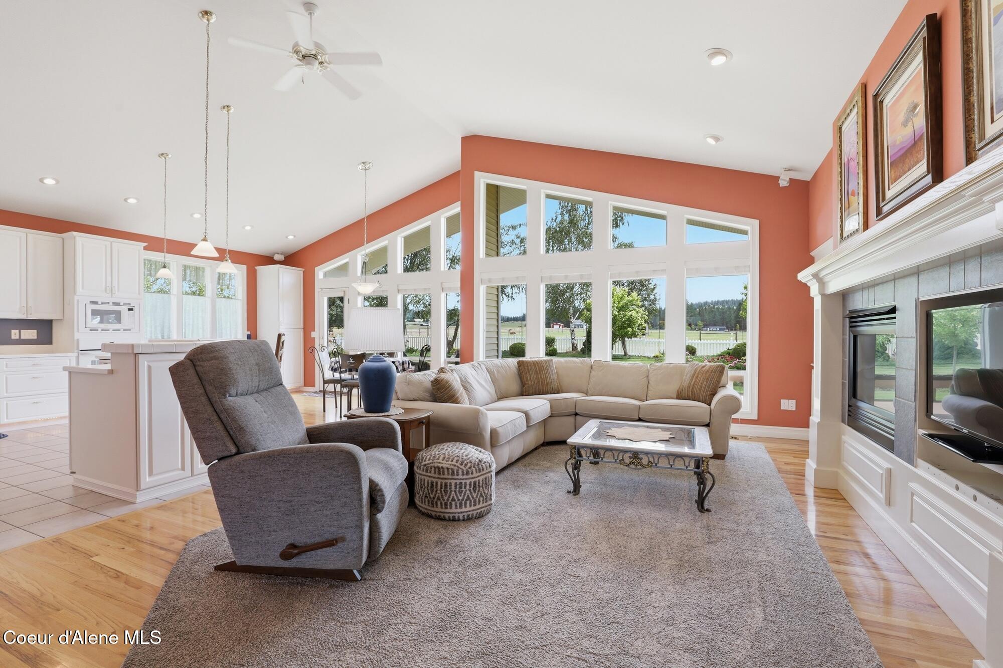 6909 West Ridgeway Road Deer Park, WA 99006 - Photo 15 of 70 Main floor family room