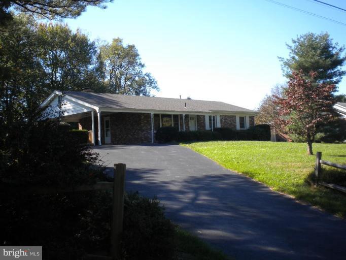 10004 Clearspring Road Damascus, MD 20872 - Photo 2 of 30 Come on in!