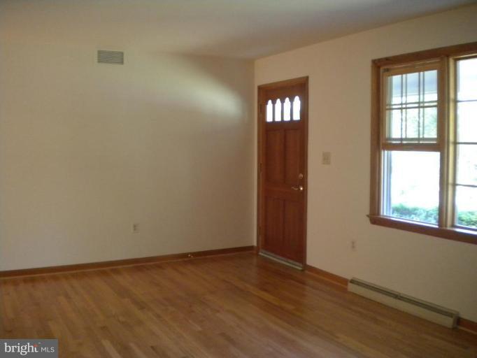 10004 Clearspring Road Damascus, MD 20872 - Photo 23 of 30 Living Room #2