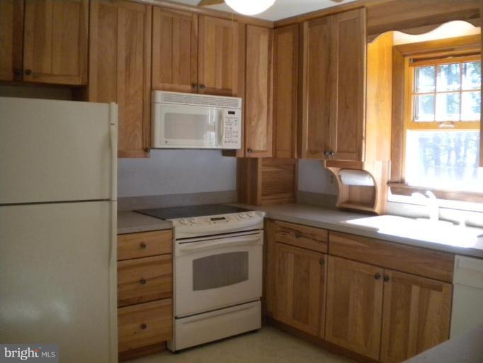 10004 Clearspring Road Damascus, MD 20872 - Photo 8 of 30 Beautiful hickory cabinets!
