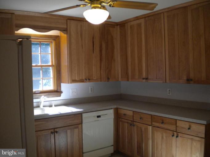 10004 Clearspring Road Damascus, MD 20872 - Photo 10 of 30 Kitchen #3