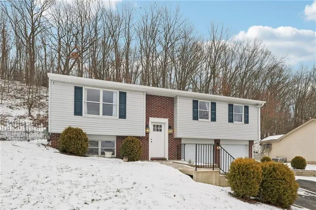 $285,000 | 46 Marion Drive, Zelienople, PA 16063