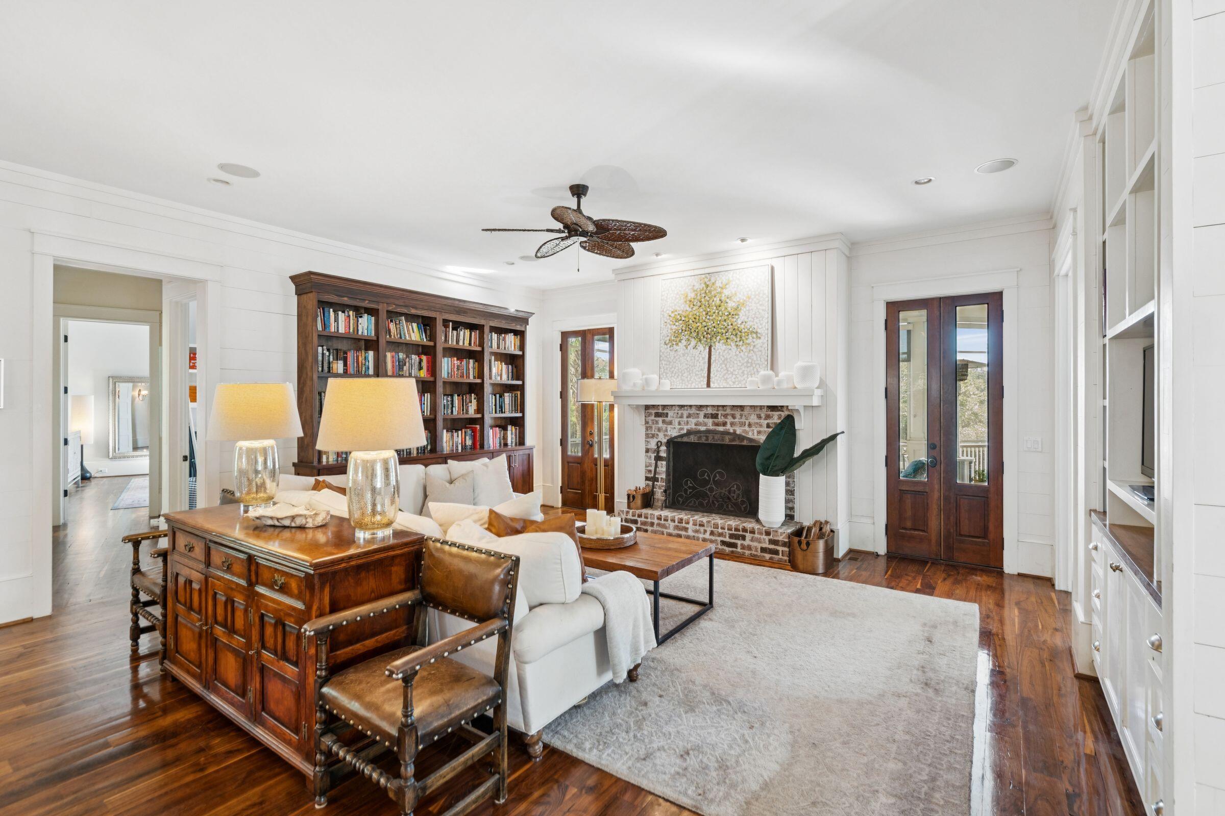 346 Bayview Drive Mount Pleasant, SC 29464 - Photo 14 of 78 Living Room