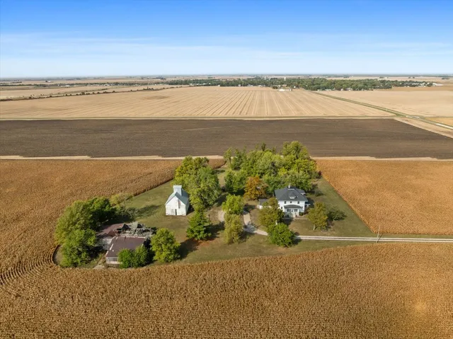 a picture of a wall with a white wall and a painting