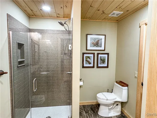 $1,499,900 | 63 Rocky Point Circle, Inlet, NY 13360