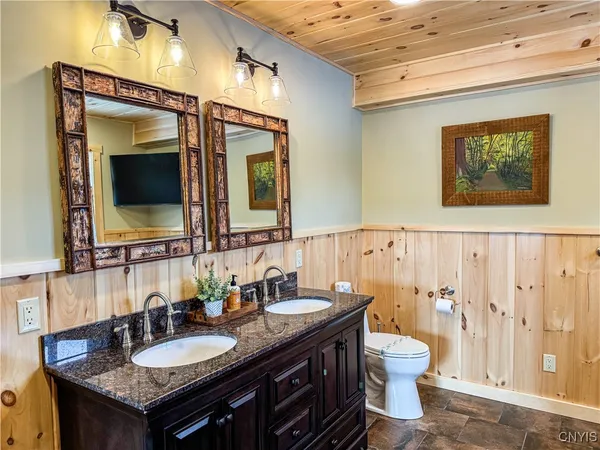 $1,499,900 | 63 Rocky Point Circle, Inlet, NY 13360