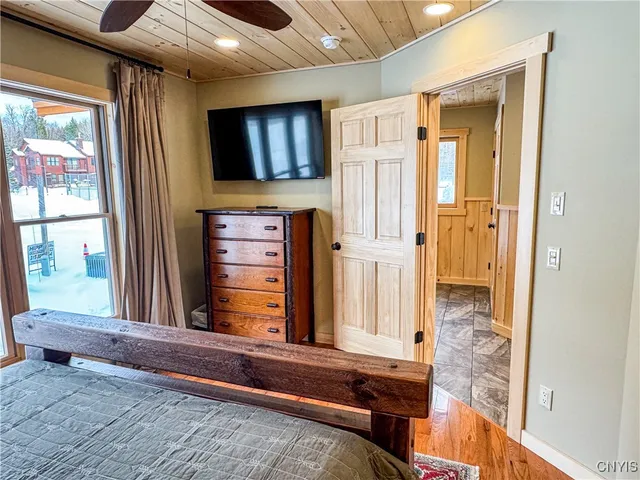 $1,499,900 | 63 Rocky Point Circle, Inlet, NY 13360