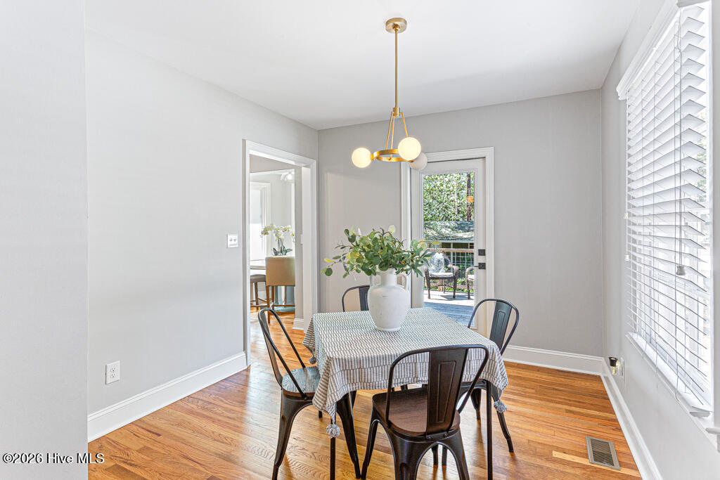 803 North Chestnut Street Aberdeen, NC 28315 - Photo 8 of 31 Dining