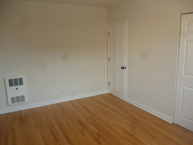 7530 North Ridge Boulevard, Unit 3W Chicago, IL 60645 - Photo 15 of 23 a view of an empty room