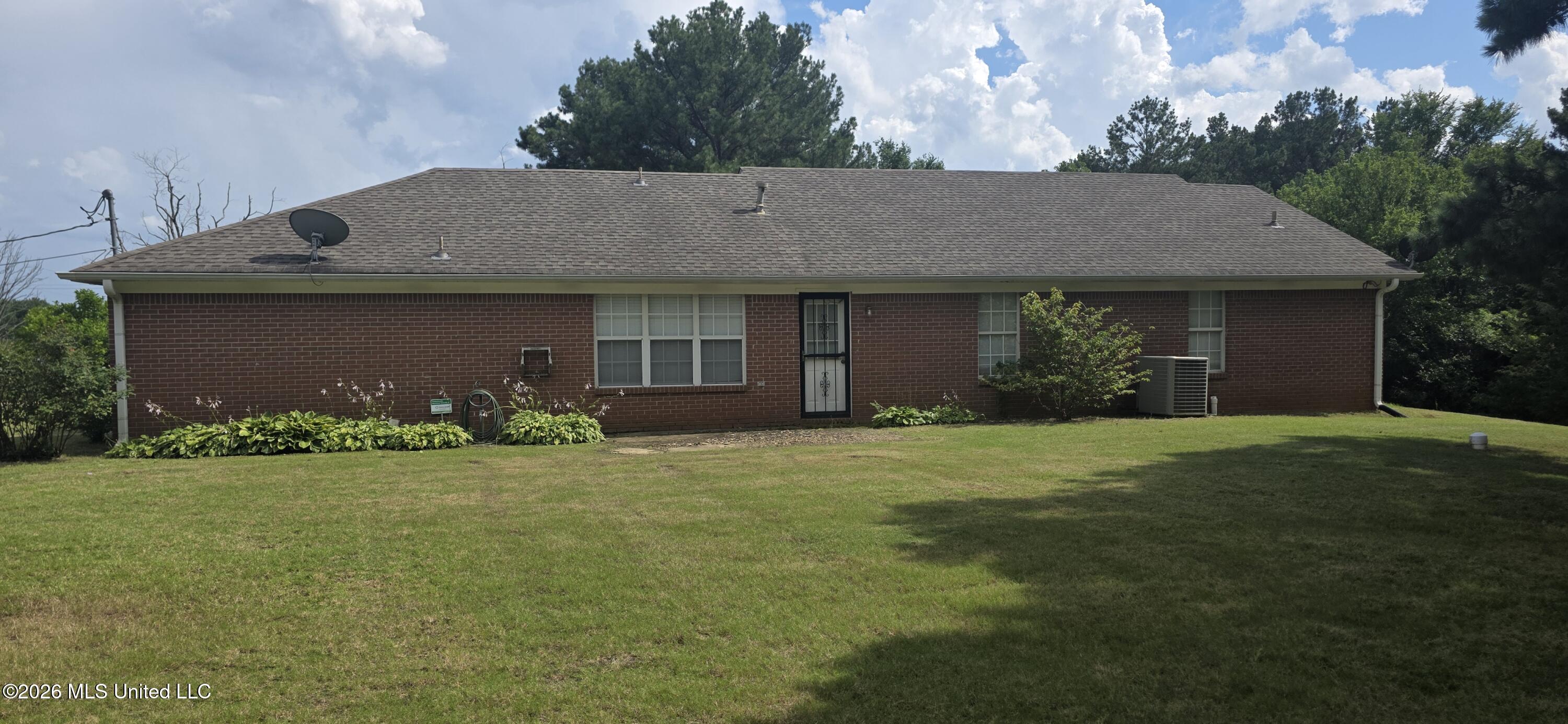 180 Stonewall Road Byhalia, MS 38611 - Photo 37 of 73 20260613_155654