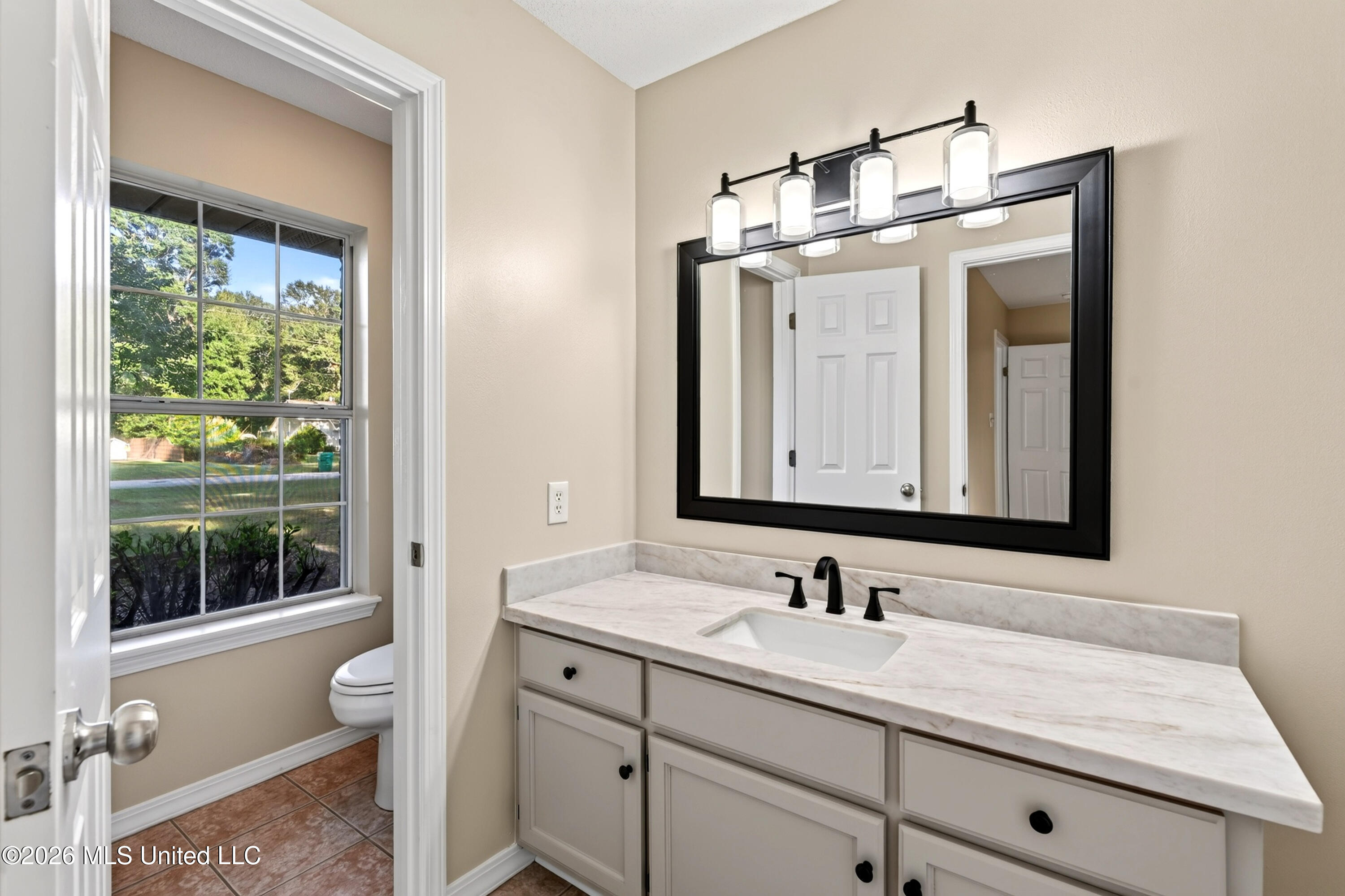 23 Ridge Crest Drive Picayune, MS 39466 - Photo 26 of 52 primary_bathroom