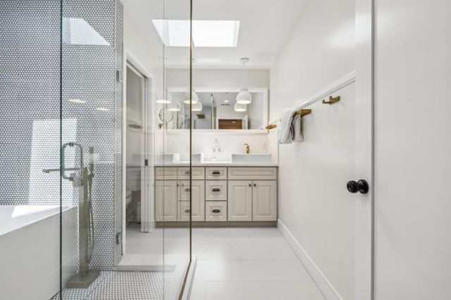 a view of a large window with an outdoor view