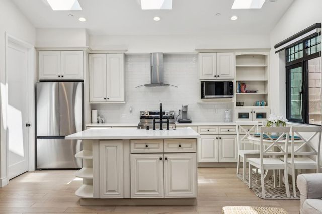 $5,688,000 | 546 Oxford Avenue, Palo Alto, CA 94306