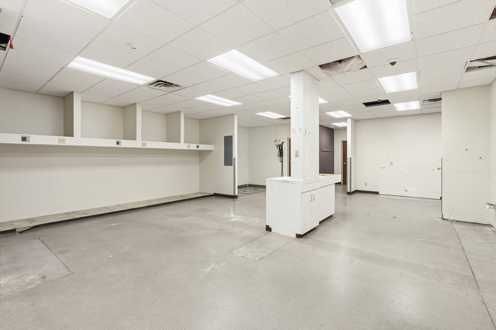 2427 Ridge Road Highland, IN 46322 - Photo 16 of 32 a view of an empty room