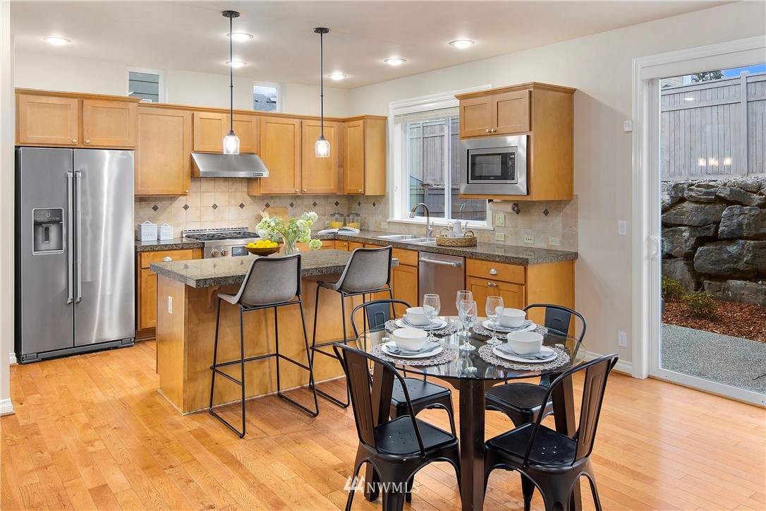 4720 Northeast 1st Place Renton, WA 98059 - Photo 7 of 40