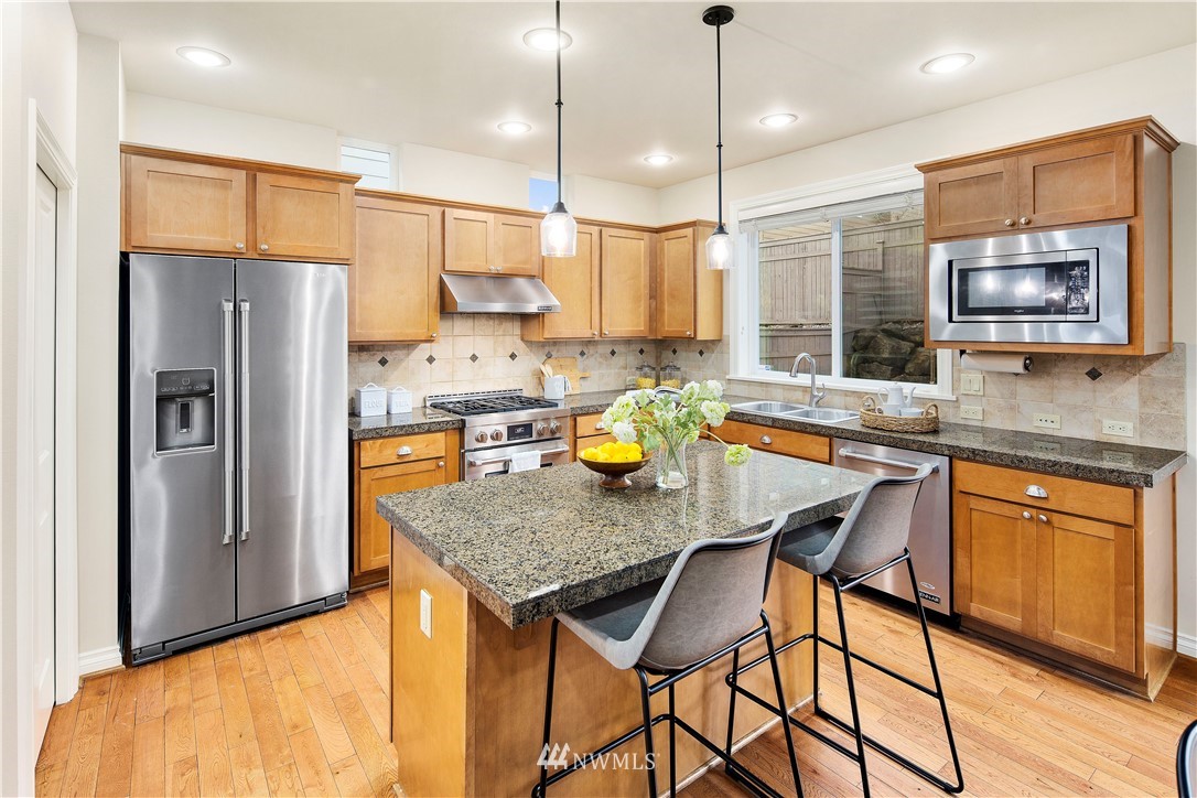 4720 Northeast 1st Place Renton, WA 98059 - Photo 8 of 40