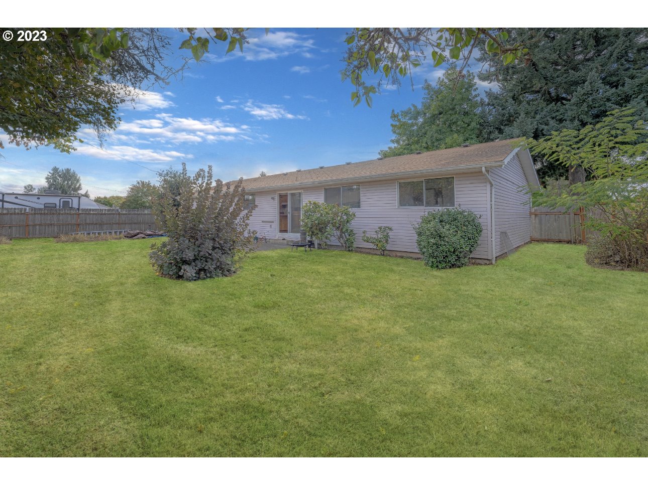 2747 32nd Street Springfield, OR 97477 - Photo 17 of 17 a view of a house with a garden