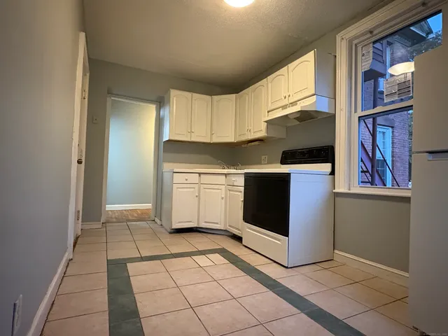 $1,382 | 449 Newfield Street, Unit 4, Middletown, CT 06457