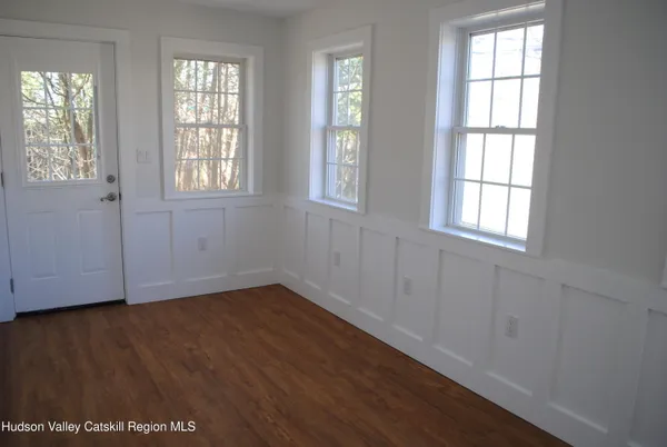 $475,000 | 222 Broadway, Port Ewen, NY 12466