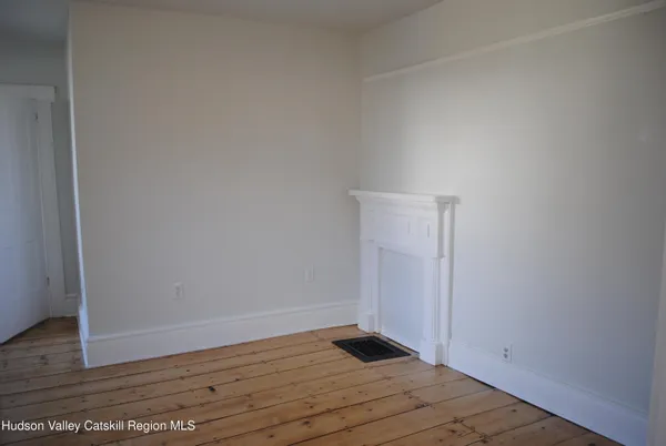 $475,000 | 222 Broadway, Port Ewen, NY 12466