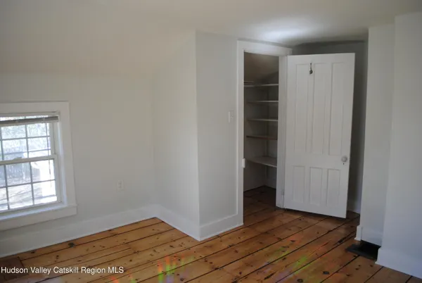 $475,000 | 222 Broadway, Port Ewen, NY 12466