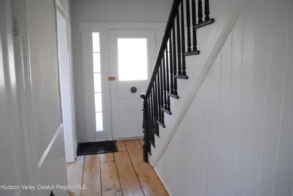 $475,000 | 222 Broadway, Port Ewen, NY 12466