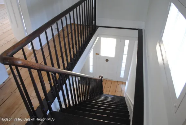 $475,000 | 222 Broadway, Port Ewen, NY 12466