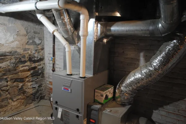 $475,000 | 222 Broadway, Port Ewen, NY 12466