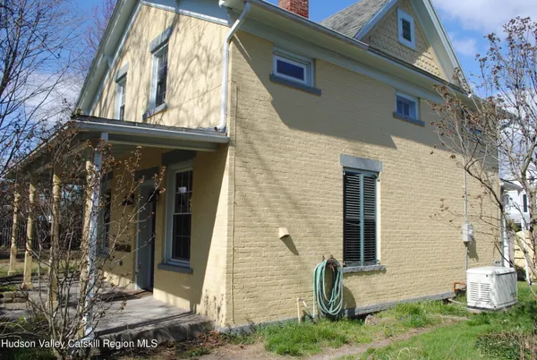 $475,000 | 222 Broadway, Port Ewen, NY 12466