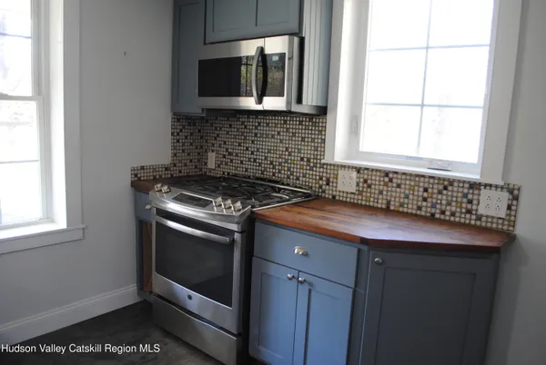 $475,000 | 222 Broadway, Port Ewen, NY 12466