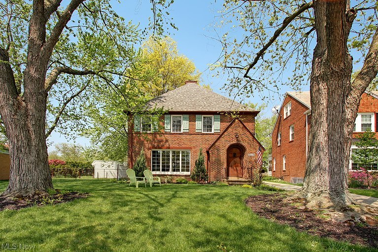 3801 Faversham Road Cleveland, OH 44118 - Photo 3 of 19 Gallery Image 3