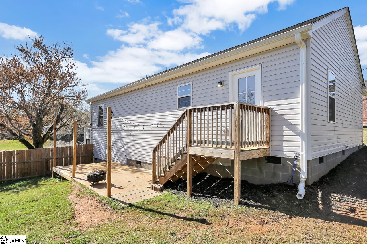 2395 Racing Road Greer, SC 29651 - Photo 8 of 33 Gallery Image 8