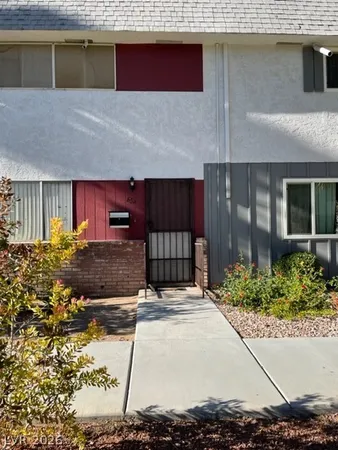 $1,600 | 656 Greenbriar Townhouse Way, Las Vegas, NV 89121