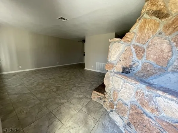 $1,600 | 656 Greenbriar Townhouse Way, Las Vegas, NV 89121
