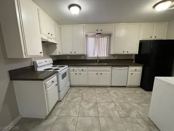 $1,600 | 656 Greenbriar Townhouse Way, Las Vegas, NV 89121