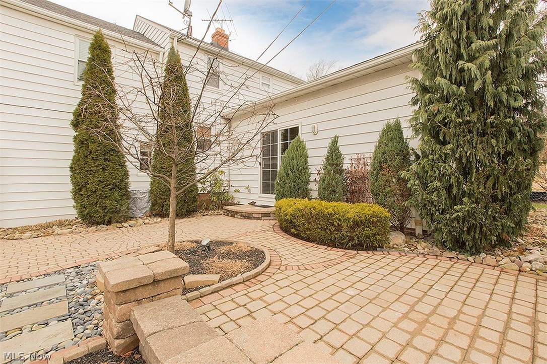 1387 Croyden Road Lyndhurst, OH 44124 - Photo 35 of 35