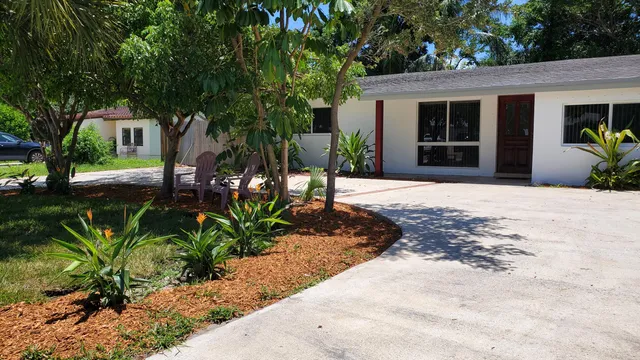 $3,900 | 170 Northwest 7th Street, Boca Raton, FL 33432