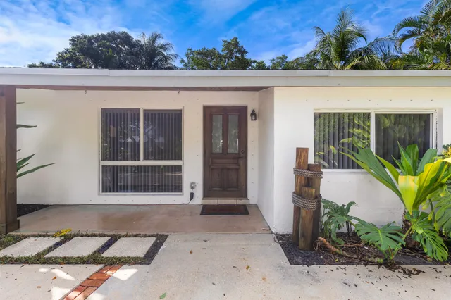 $3,900 | 170 Northwest 7th Street, Boca Raton, FL 33432