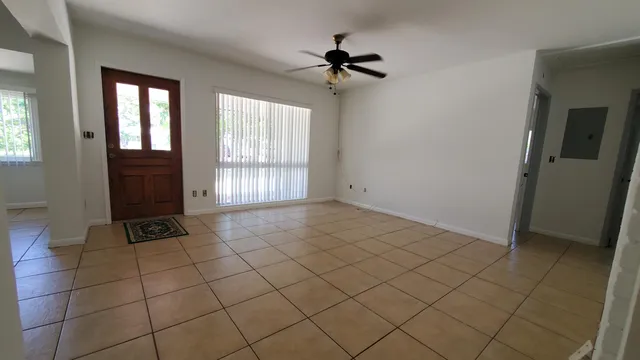 $3,900 | 170 Northwest 7th Street, Boca Raton, FL 33432