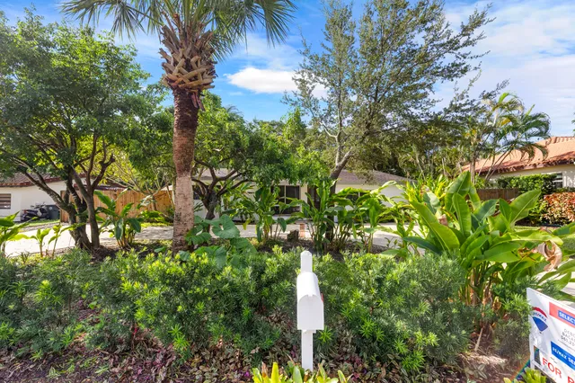 $3,900 | 170 Northwest 7th Street, Boca Raton, FL 33432