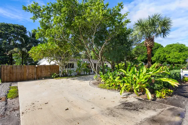 $3,900 | 170 Northwest 7th Street, Boca Raton, FL 33432