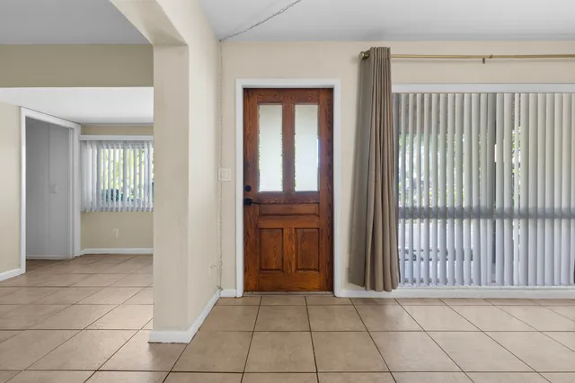 $3,900 | 170 Northwest 7th Street, Boca Raton, FL 33432