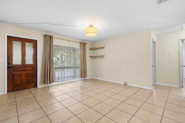 $3,900 | 170 Northwest 7th Street, Boca Raton, FL 33432