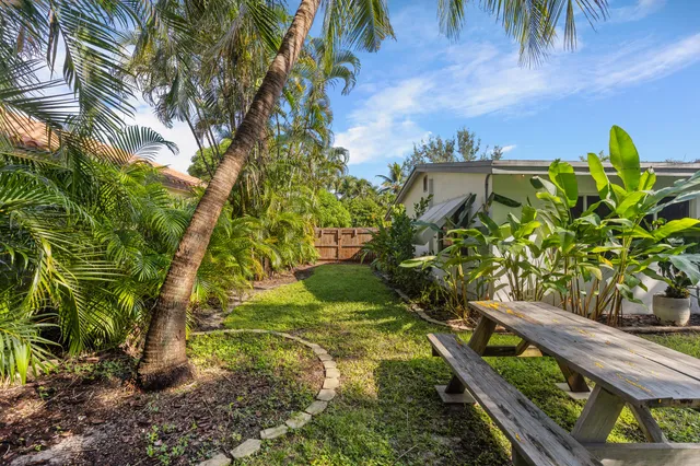 $3,900 | 170 Northwest 7th Street, Boca Raton, FL 33432