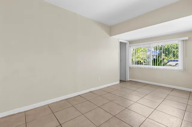 $3,900 | 170 Northwest 7th Street, Boca Raton, FL 33432