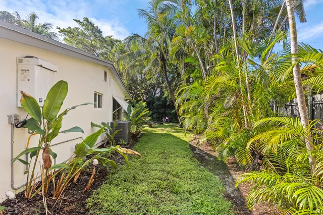 $3,900 | 170 Northwest 7th Street, Boca Raton, FL 33432