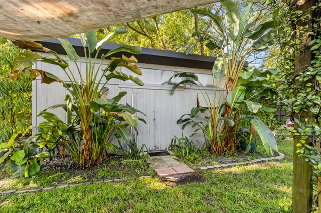 $3,900 | 170 Northwest 7th Street, Boca Raton, FL 33432