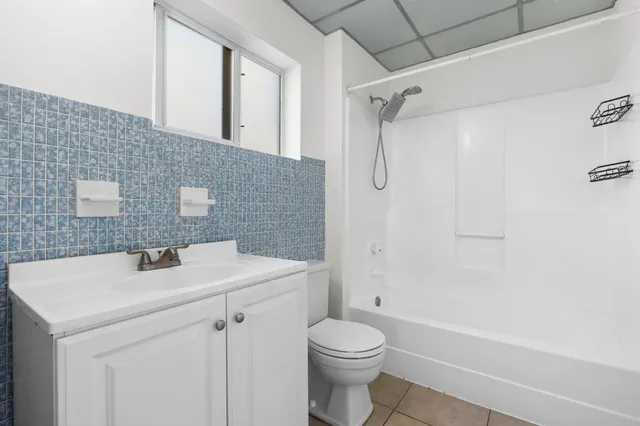 $3,900 | 170 Northwest 7th Street, Boca Raton, FL 33432