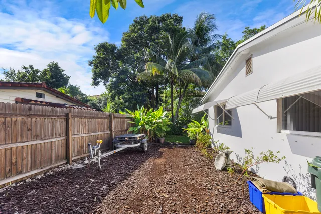 $3,900 | 170 Northwest 7th Street, Boca Raton, FL 33432